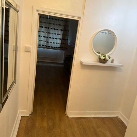 One Bedroom Apartment In Tower Bridge Road Londen Buitenkant foto
