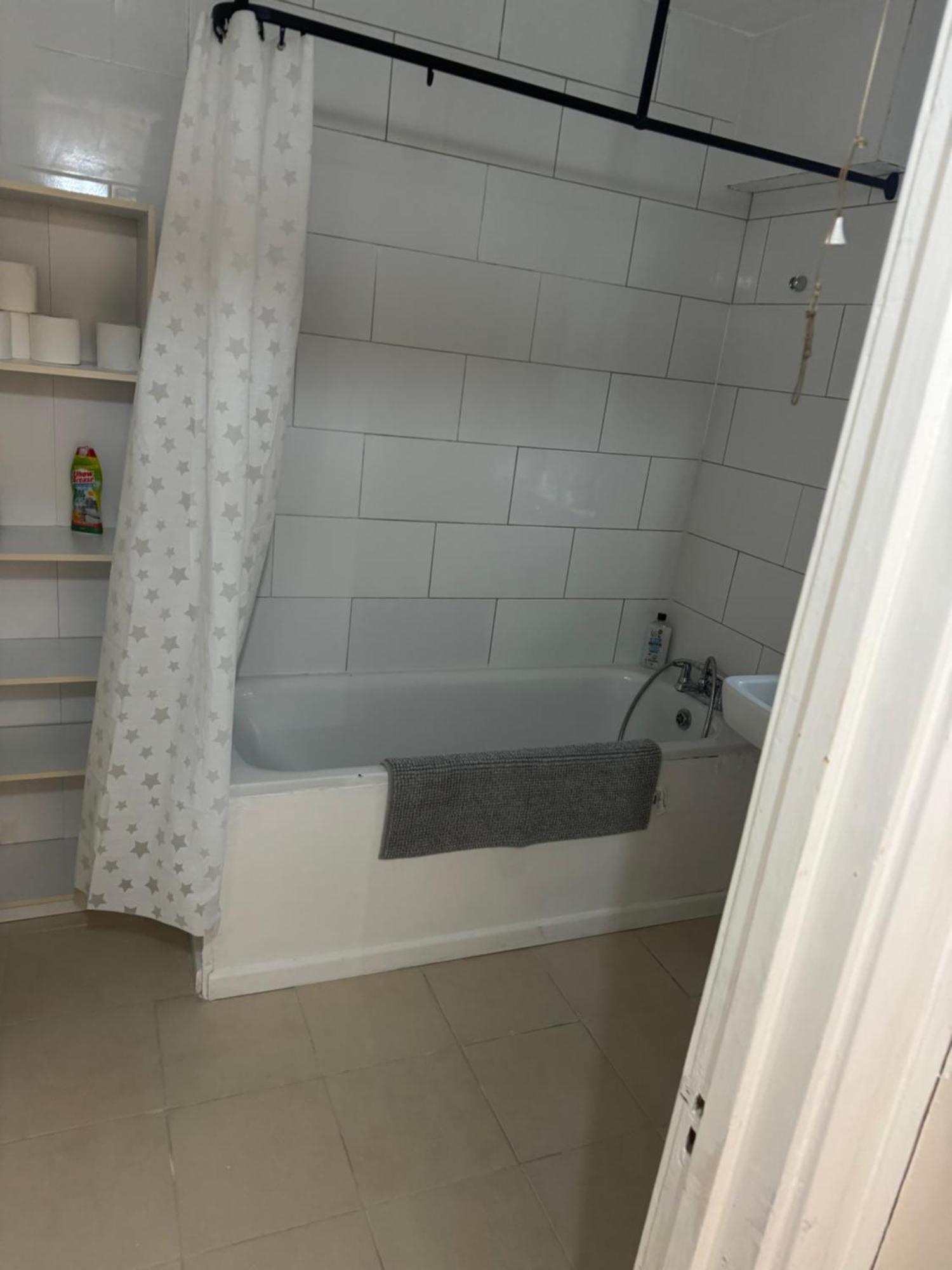 One Bedroom Apartment In Tower Bridge Road Londen Buitenkant foto
