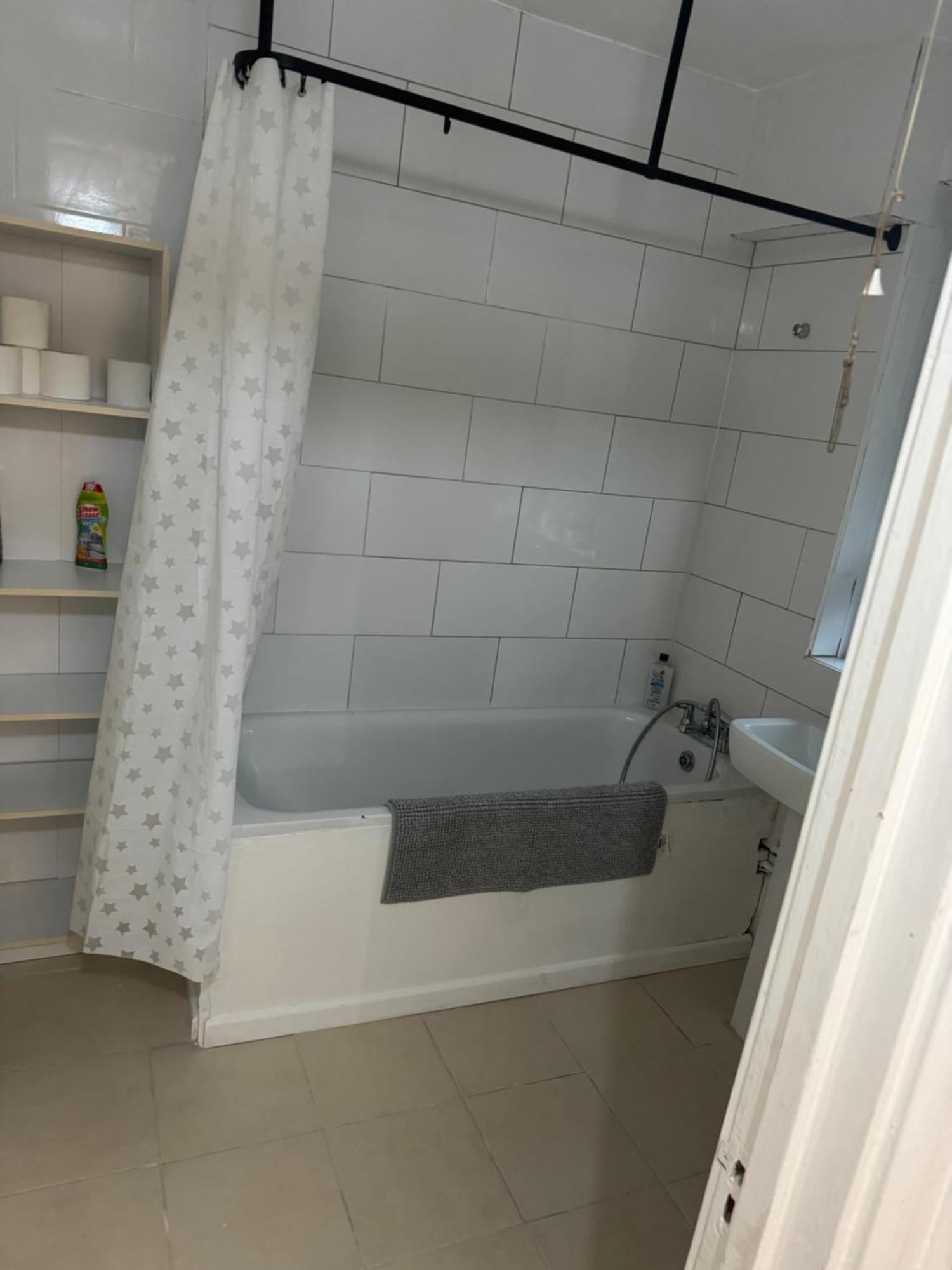 One Bedroom Apartment In Tower Bridge Road Londen Buitenkant foto